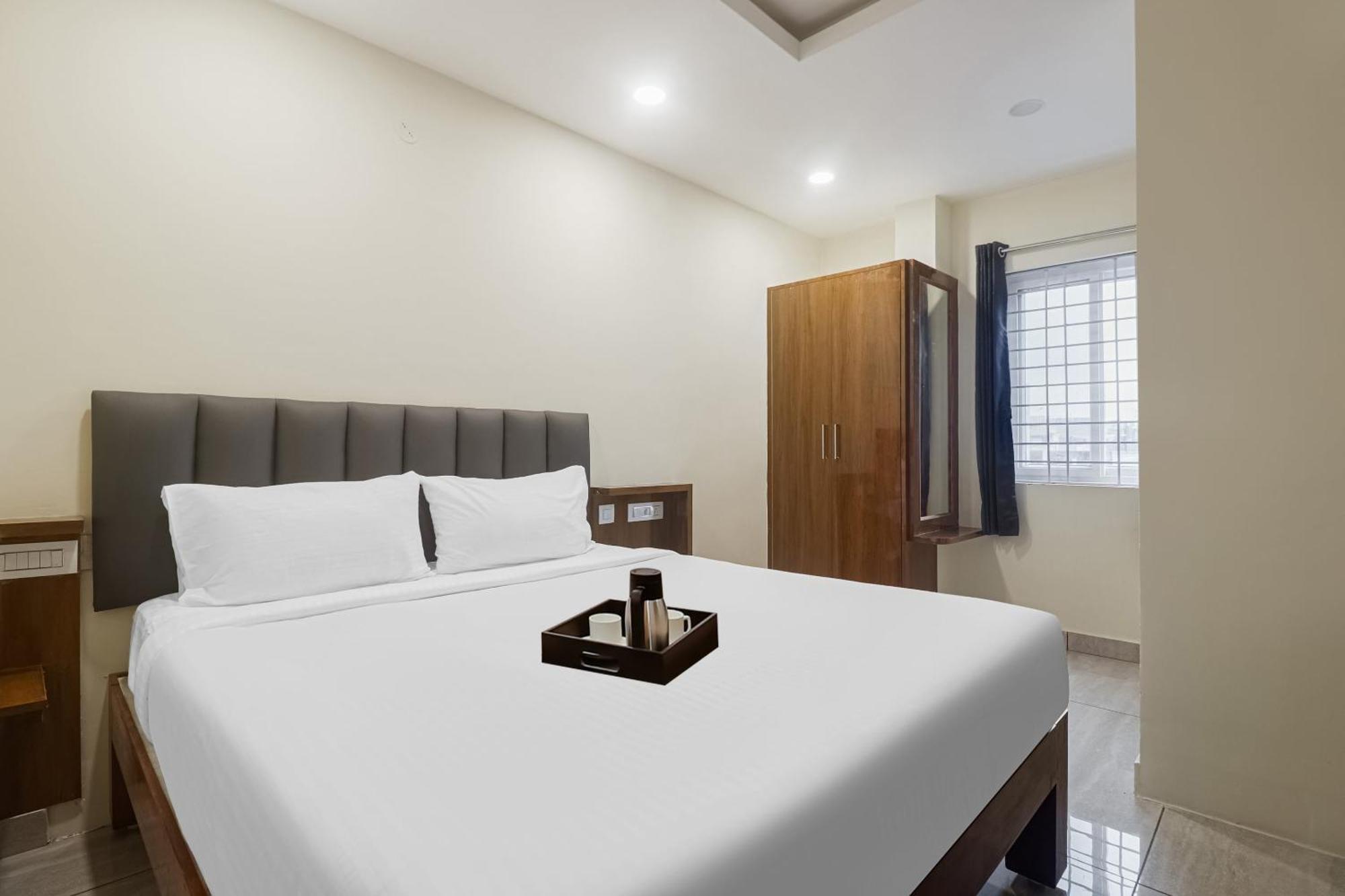 Townhouse Dj Grand Hotel Tirupati Exterior photo