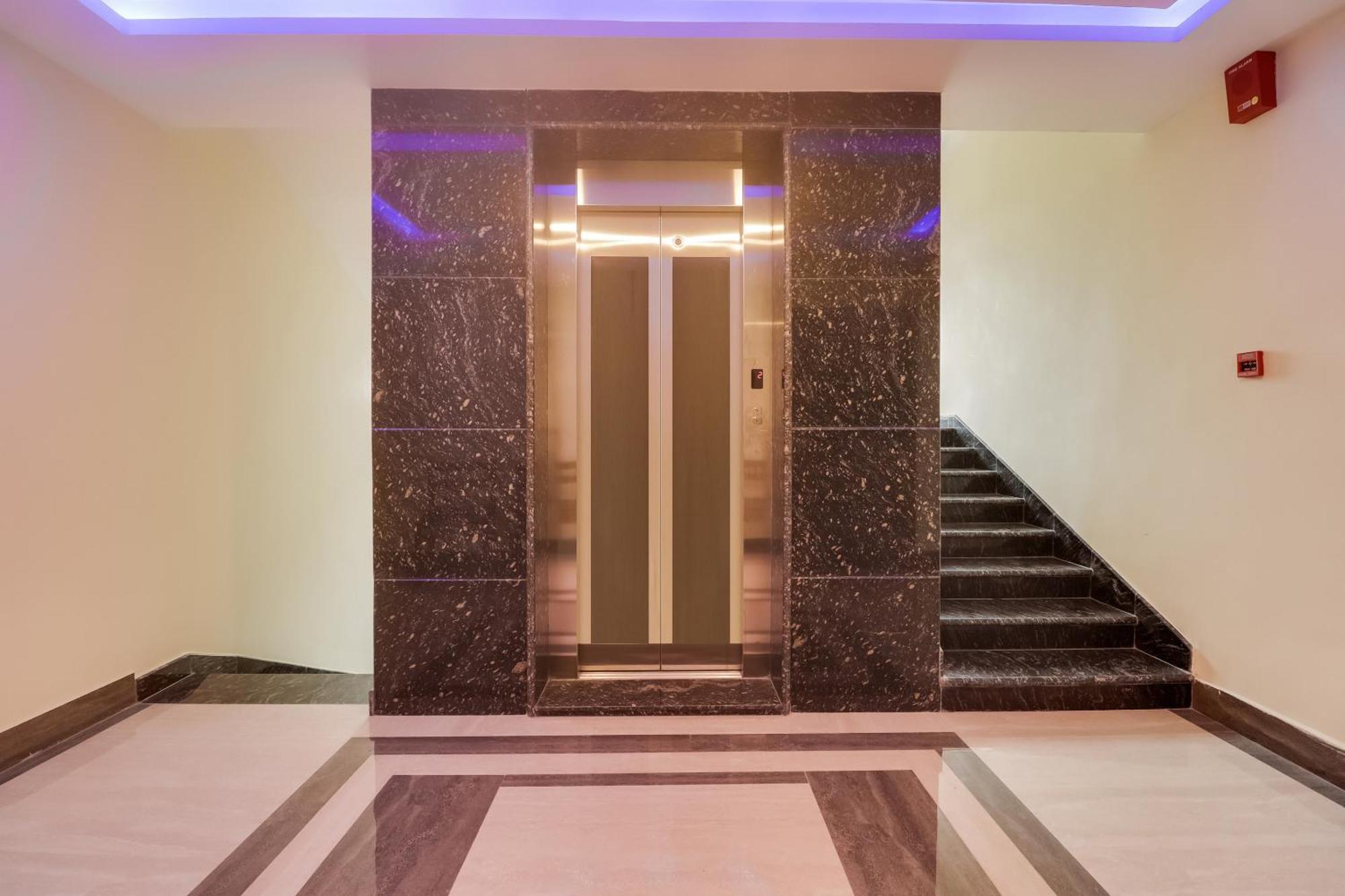 Townhouse Dj Grand Hotel Tirupati Exterior photo