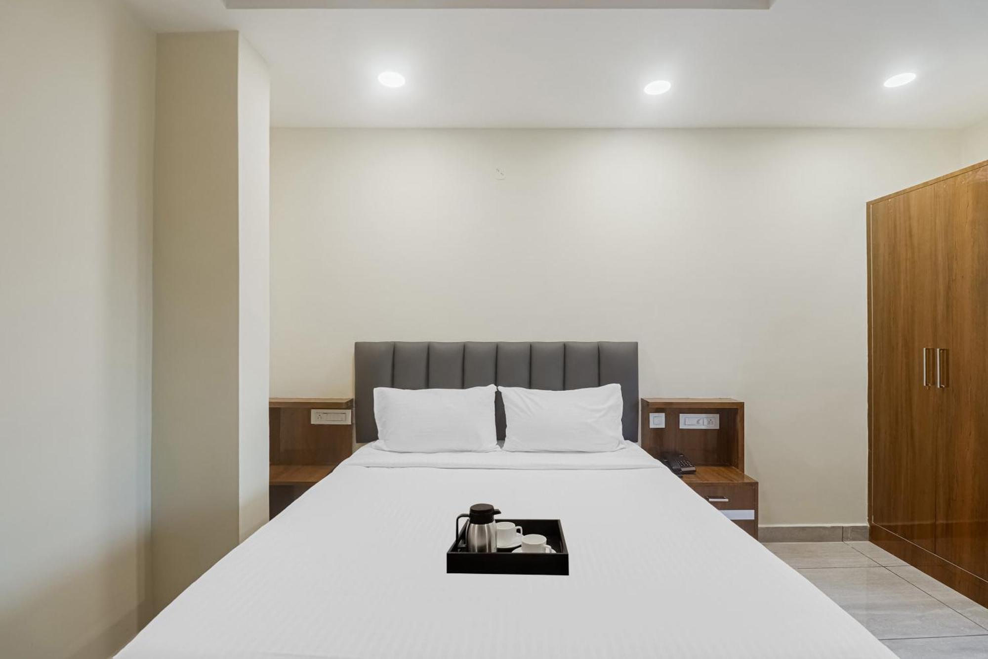 Townhouse Dj Grand Hotel Tirupati Exterior photo
