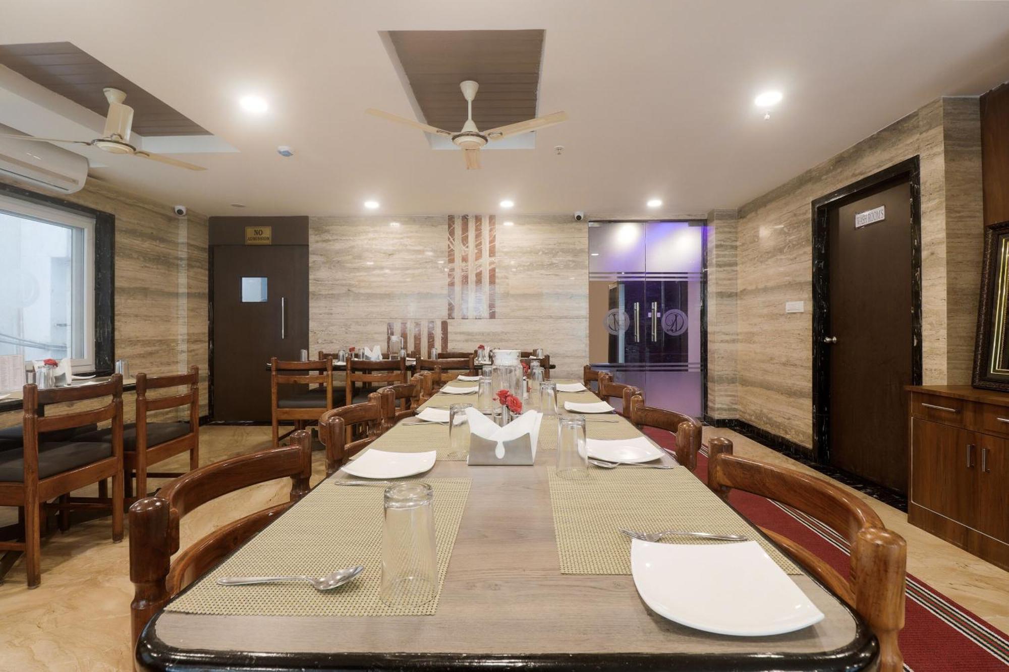 Townhouse Dj Grand Hotel Tirupati Exterior photo